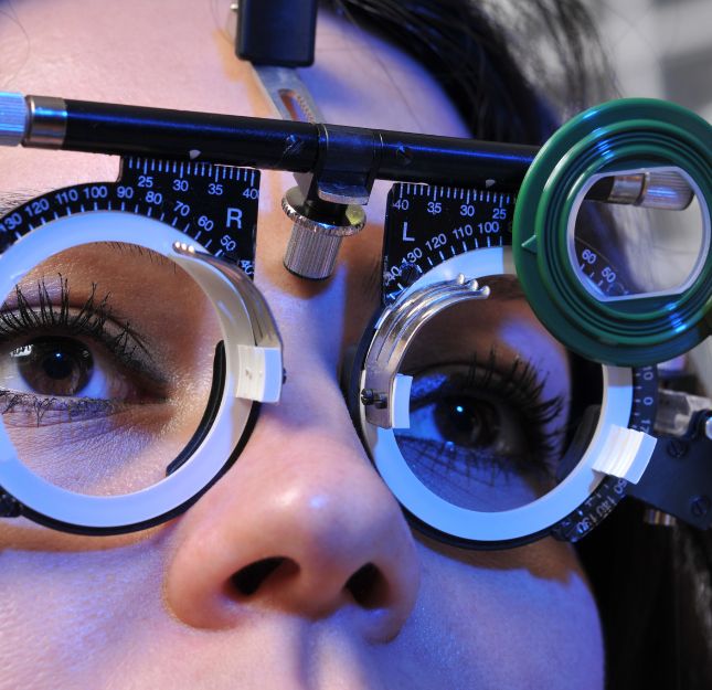 Controllo della vista dall'ottico